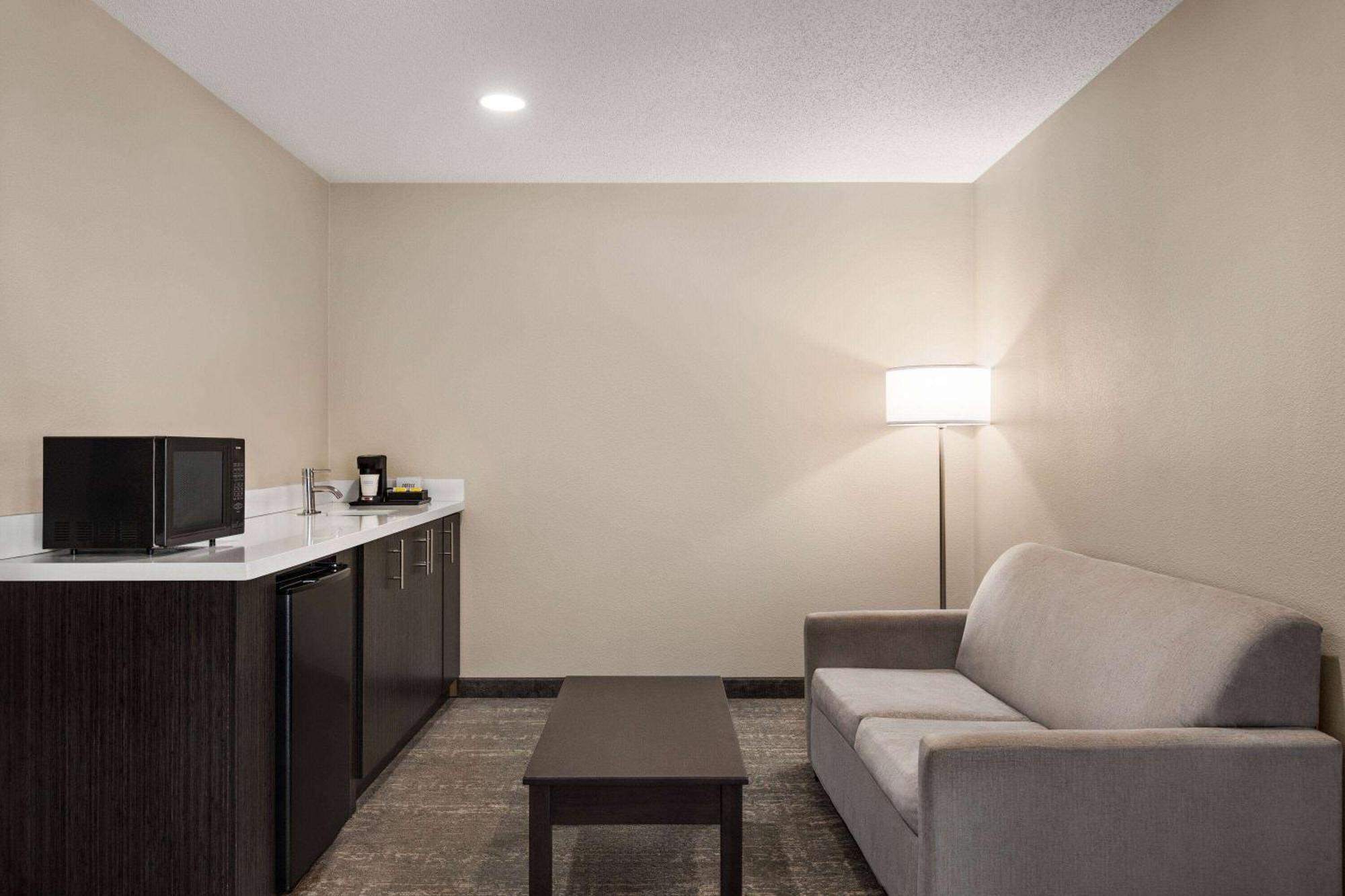 Wingate By Wyndham Savannah I-95 North Port Wentworth Exterior photo