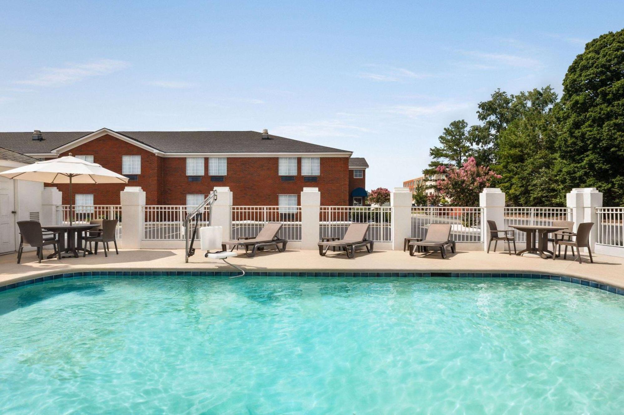 Wingate By Wyndham Savannah I-95 North Port Wentworth Exterior photo